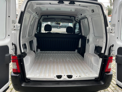Imagem 8 de 11 de Peugeot Partner 1.6 Furgão 800kg 16v Flex 3p Manual