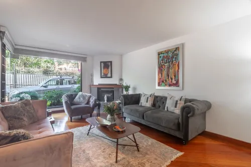 Casa En Venta En Gratamira. Cod V14097