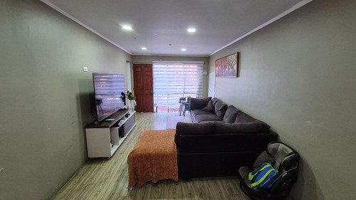Gran Casa 4 Dorm, 2 Baños, Pasaje Cerrado, 200 M2, El Bosque