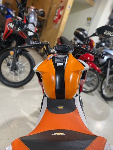 Imagen 2 de 7 de Honda Cb Repsol 190