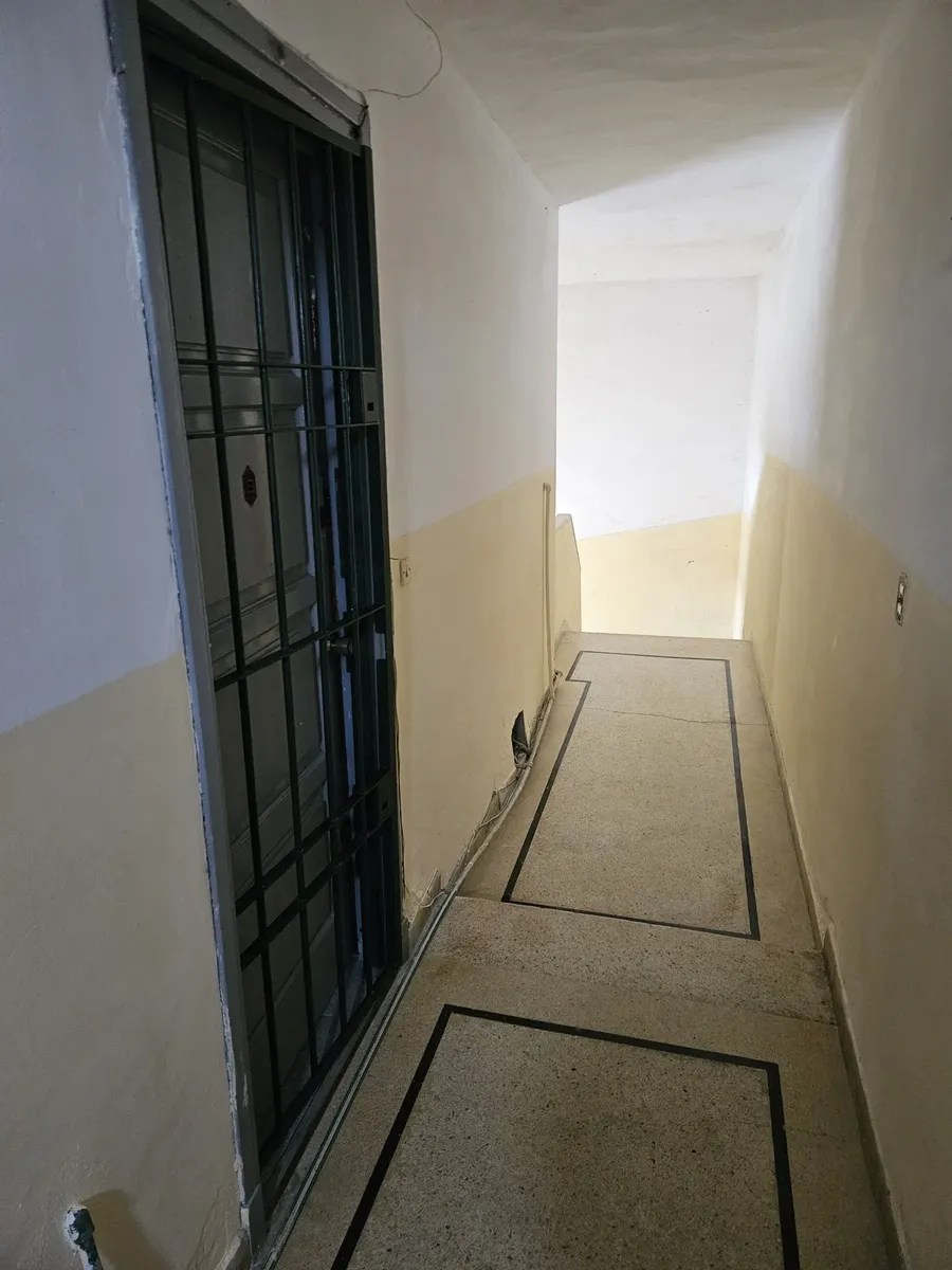 Tres Cruces. Se Alquila Impecable Apto, Excelente Iluminación, Con Vista Tipo Penthouse. Sin Gastos Comunes. · Foto 2