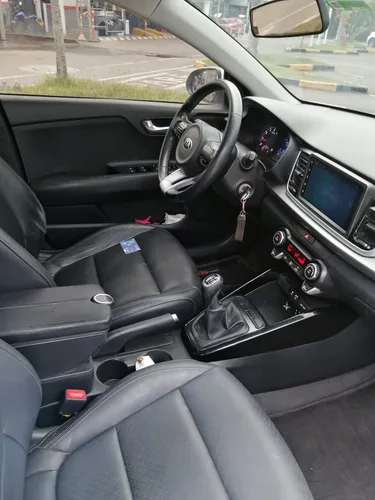 Kia Rio 1.4 Zenith Hb 5 p