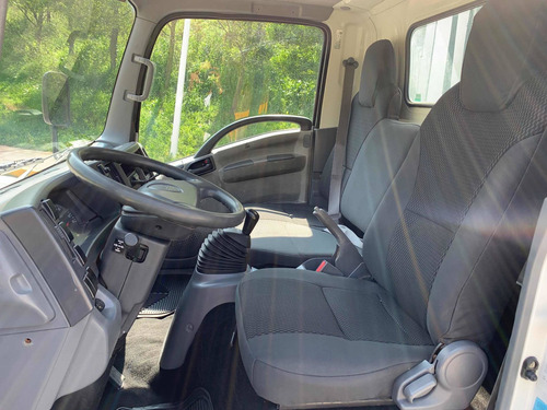 Imagen 10 de 11 de Isuzu Elf-200 2012