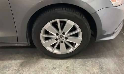 Volkswagen Jetta A6 Live 2.0 lt