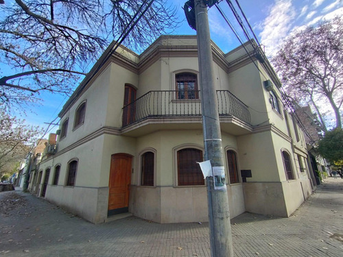 Venta Casa De Cuatro Dormitorios Barrio Parque Quincho Y Pileta