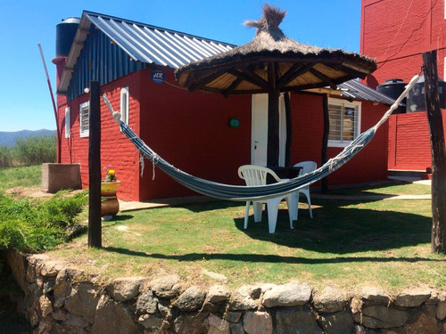 Imagen 9 de 15 de Venta Complejo De 5 Cabañas Con Pileta Y Vista, Villa Parque Síquiman