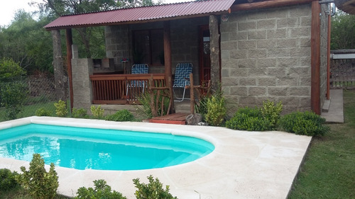 Imagen 2 de 17 de Cabañita Con Pileta En Villa Rumipal..!! Abierto Todo El Año