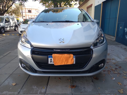 Peugeot 208 Feline 2020