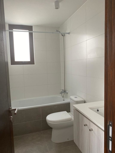 Casa En Venta De 4 Dorm. En Concón