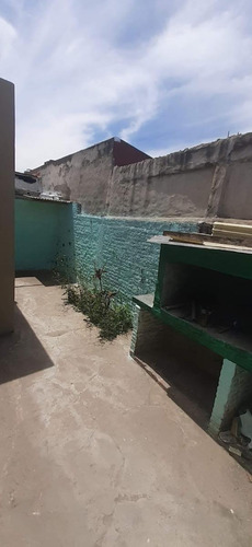 Casa En Venta - 2 Dormitorios 1 Baño - 90mts2 - Llavallol