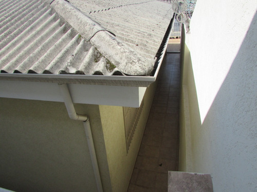 Imagem 4 de 14 de Casa 2 Quartos Com Terreno De 250 M2, Isolada Dos 2 Lados