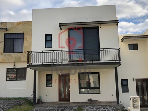 Imagen 1 de 20 de Casa De 3 Hab. En Cumbres De Juriquilla