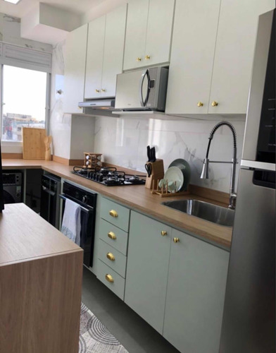 Apartamento Com Ótima Localização E Móveis Planejados - 44m2