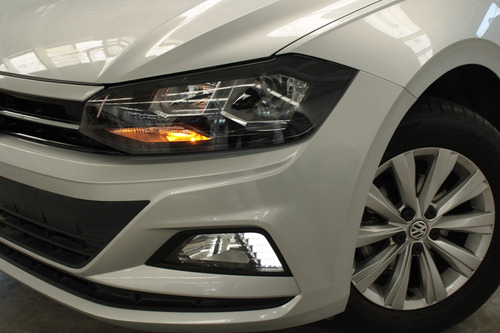 Imagen 5 de 12 de Volkswagen Virtus Comfortline L4 1.6l 110hp Fwd Abs Ba 2020