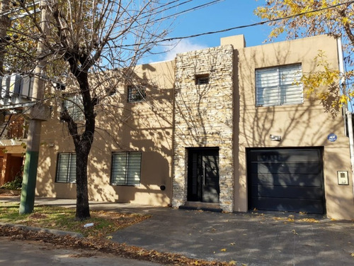 Casa De 4 Ambientes Sobre Capdevilla Y Granaderos Exelente E