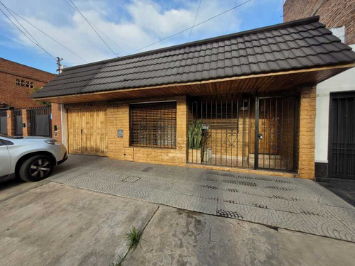 Casa En Venta En Avellaneda Este