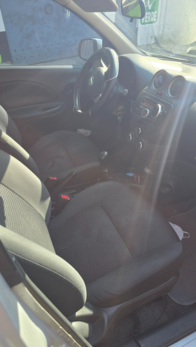 Nissan March 1.6 Sr Mt