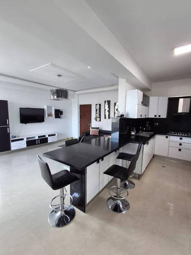 Josseyris Jimenez Vende Apartamento En El Parral Res Alameda Suites