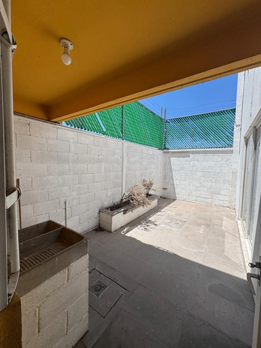 Casa En Renta Chulavista Iii, Queretaro. 3 Rec, 3 Baños, Privada Con Alberca
