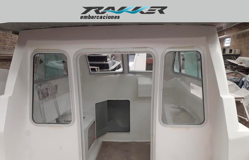 Imagen 6 de 8 de Lancha Tracker Trakker 910 Cabinado Nueva