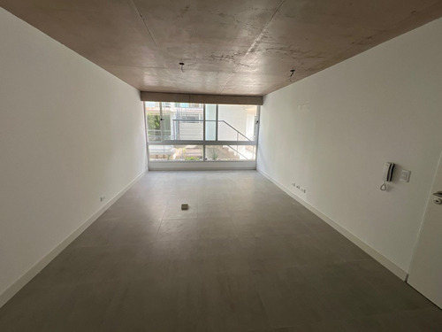 Venta Oficina C/cochera Y Balcón- P. Leloir