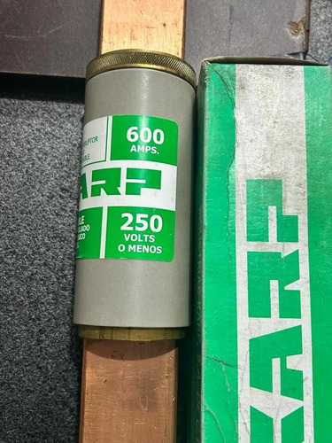 Fusible Renovable Karp 600 Amperes 250 Volts
