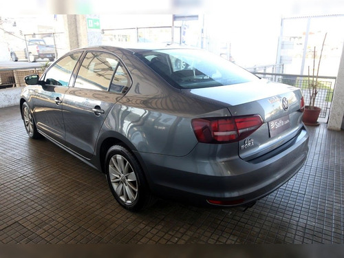 Volkswagen Bora 2.0 TDI ADVANCE DIESEL 4X2 AT 4P