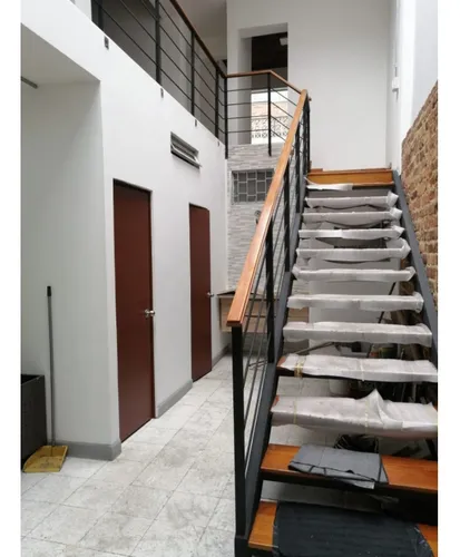 Local En Arriendo, Sector Comercial En Chapinero