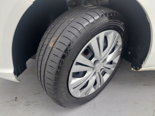Volkswagen Voyage 1.6 16V MSI TOTALFLEX 4P AUTOMÁTICO