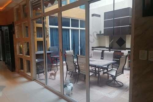 Imagen 9 de 25 de Casa Amueblada En Venta En El Vecindario Colinas De San Miguel