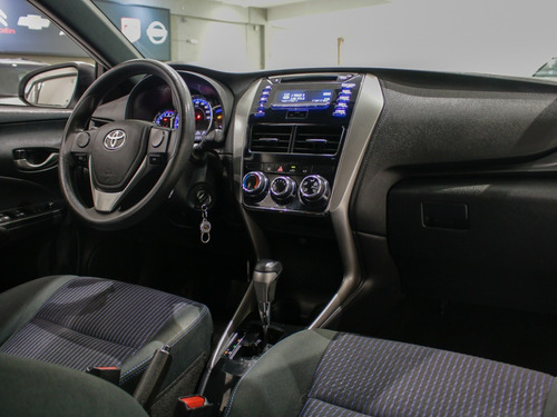 Toyota Yaris 1.3 16V FLEX XL MULTIDRIVE