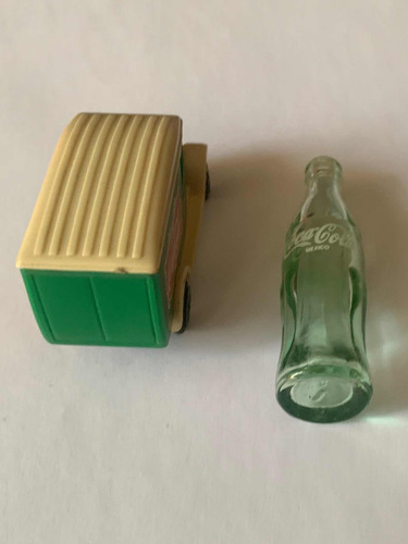 3 Carritos Escala 1.64 Y Mini Botella Coca Cola De Los 80's (Usado)