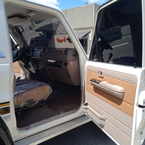 Toyota Land Cruiser 70 Aniversarios.