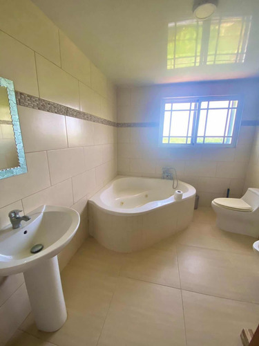 Apartamento En Juan Dolio, A 3 Min. De La Playa