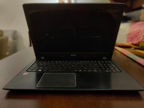 Computadora Acer Aspire E5-523 (Usado)