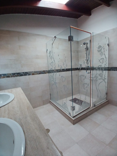 Townhouse Amplio Y Remodelada En El Conjunto Residencial Puerto Principe Lecheria