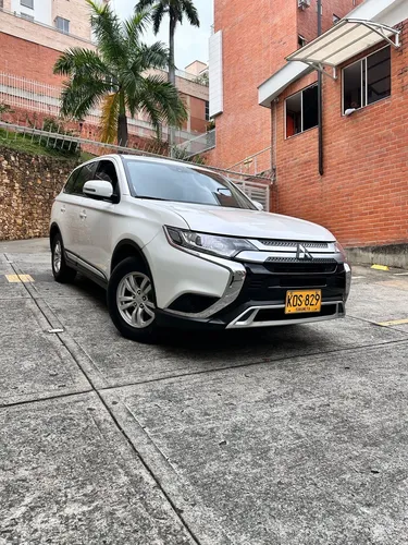 Outlander 4x4 Lx 7 Puestos