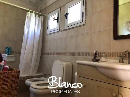 Muy Linda Casa A La Venta En El Barrio La Lomada - Pilar