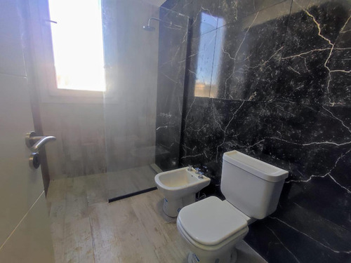 Casa En Venta - 4 Dormitorios 5 Baños - Cocheras - 990mts2 - Costa Esmeralda