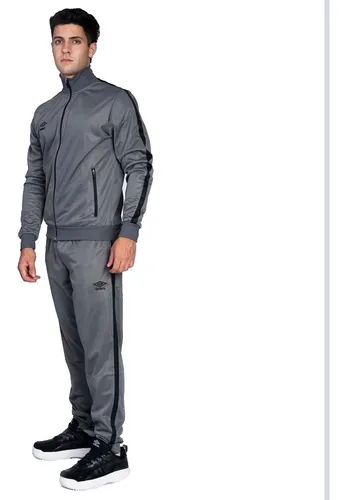 Conjunto deportivo umbro 2025 hombre