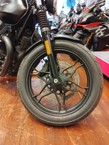 Imagen 7 de 17 de Moto Guzzi V7 Iii Stone Negra Usada