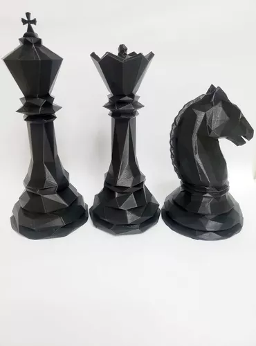 Peças de Xadrez Decorativas Trio Rei Rainha Cavalo em Resina