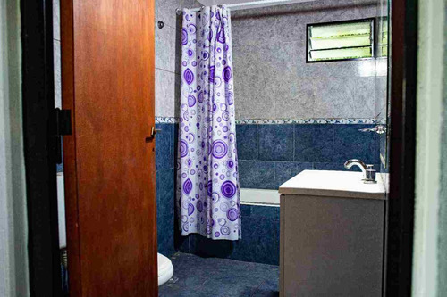 Casa De 2 Dormitorios Con Pileta En Venta - Roldan