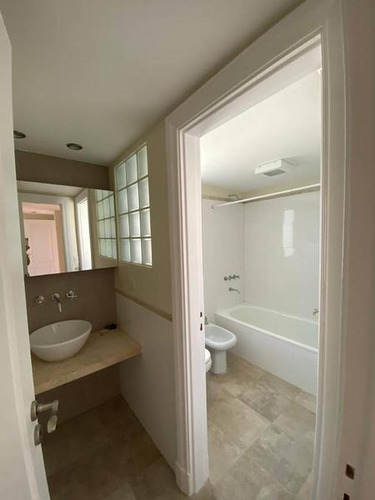 Imagen 8 de 21 de Excelente Casa Estilo Racionalista!