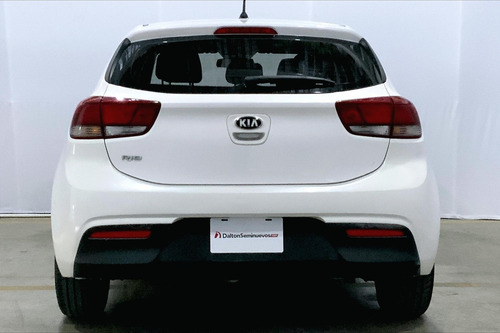 Imagen 4 de 25 de Kia Rio 5 Pts Hb Lx Ta Ve F Niebla Ra-15