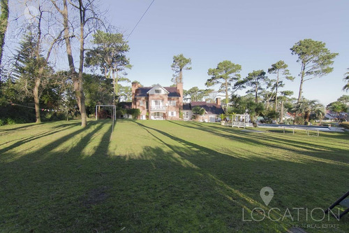Imagen 14 de 17 de Casa En Playa Mansa Punta Del Este
