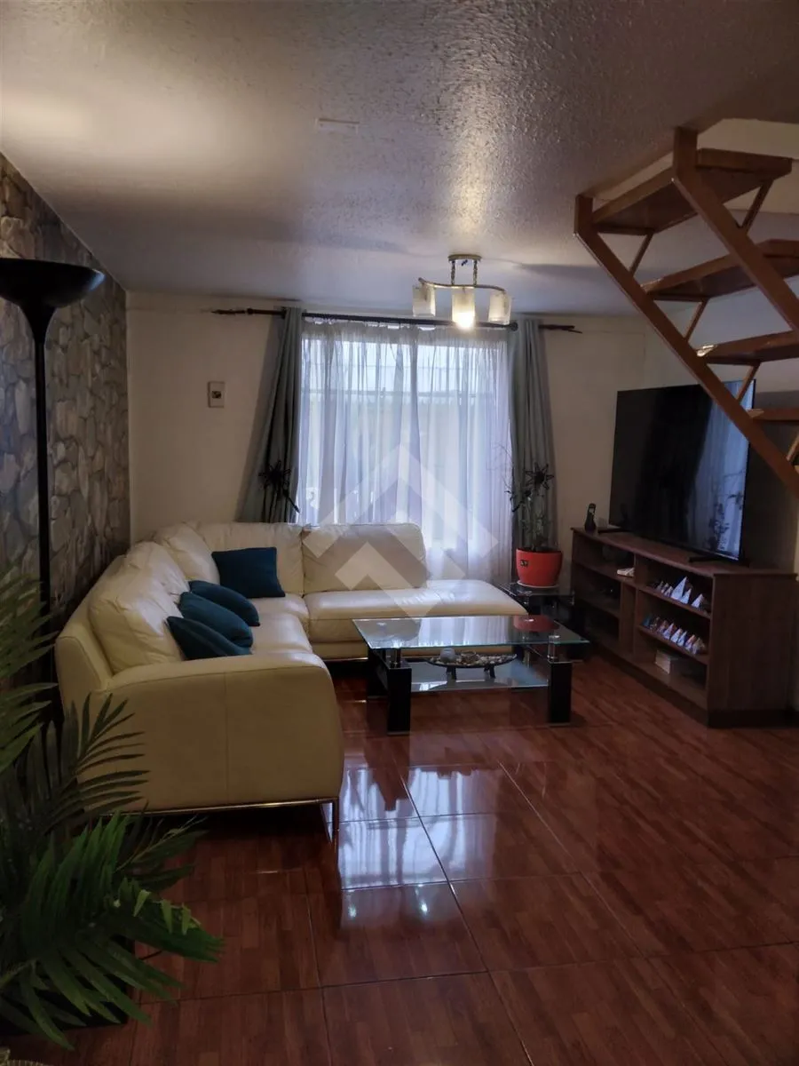Imagen 3 de 25 de Casa En Arriendo De 4 Dorm. 2 Baños En Maipú