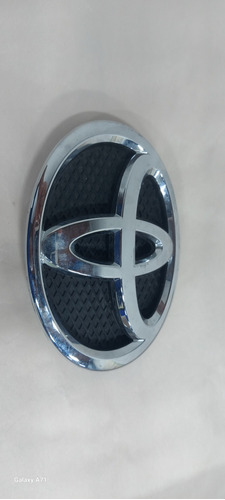 Emblema Toyota Yaris 