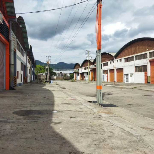 Vendo Galpón Industrial 935m2 El Marqués 0343