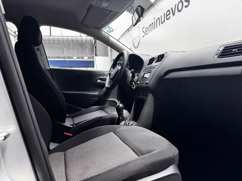Volkswagen Vento 1.6 Startline Mt